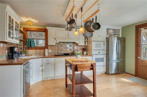 501 W Buck Street Caldwell TX 77836