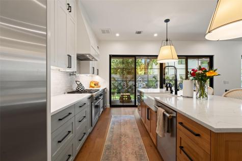 2107 Peach Tree Street Austin TX 78704