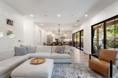 2107 Peach Tree Street Austin TX 78704