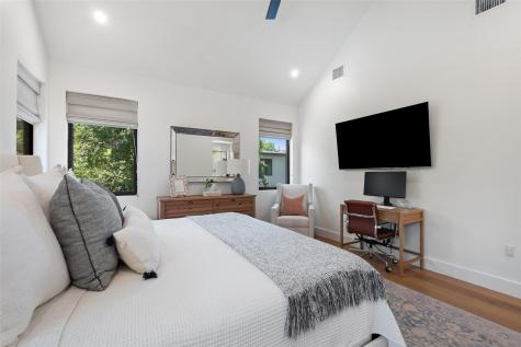 2107 Peach Tree Street Austin TX 78704