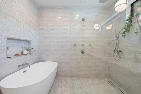 2107 Peach Tree Street Austin TX 78704