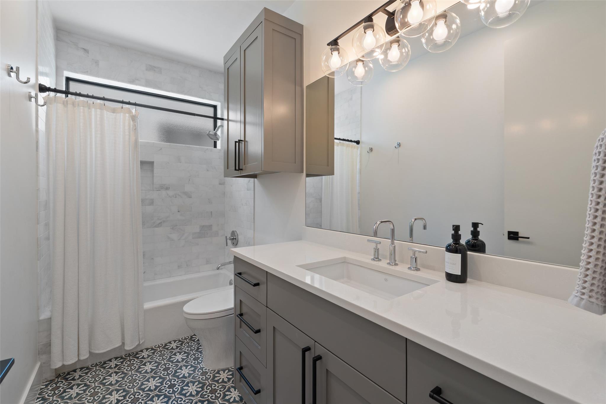 2107 Peach Tree Street Austin TX 78704