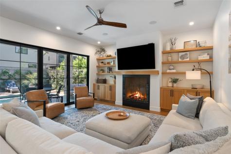 2107 Peach Tree Street Austin TX 78704
