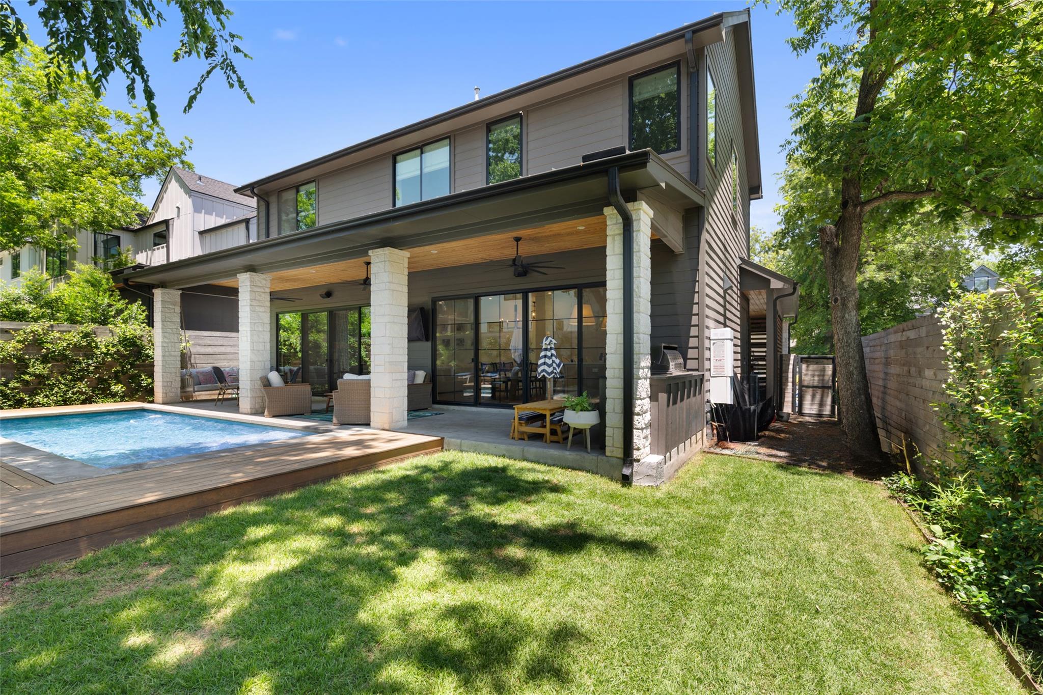 2107 Peach Tree Street Austin TX 78704