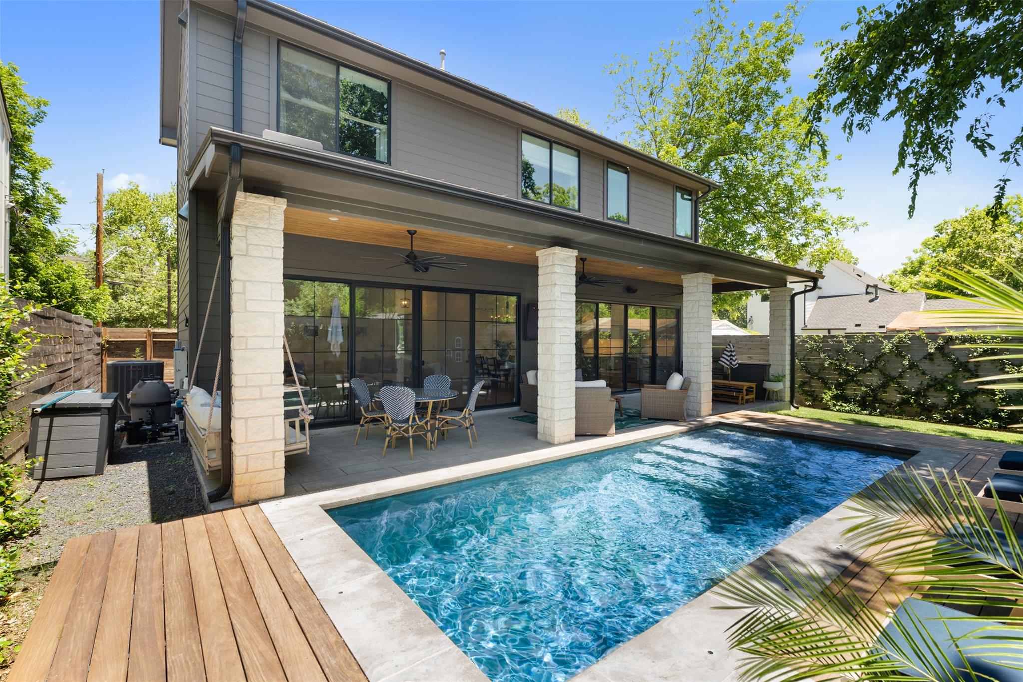 2107 Peach Tree Street Austin TX 78704
