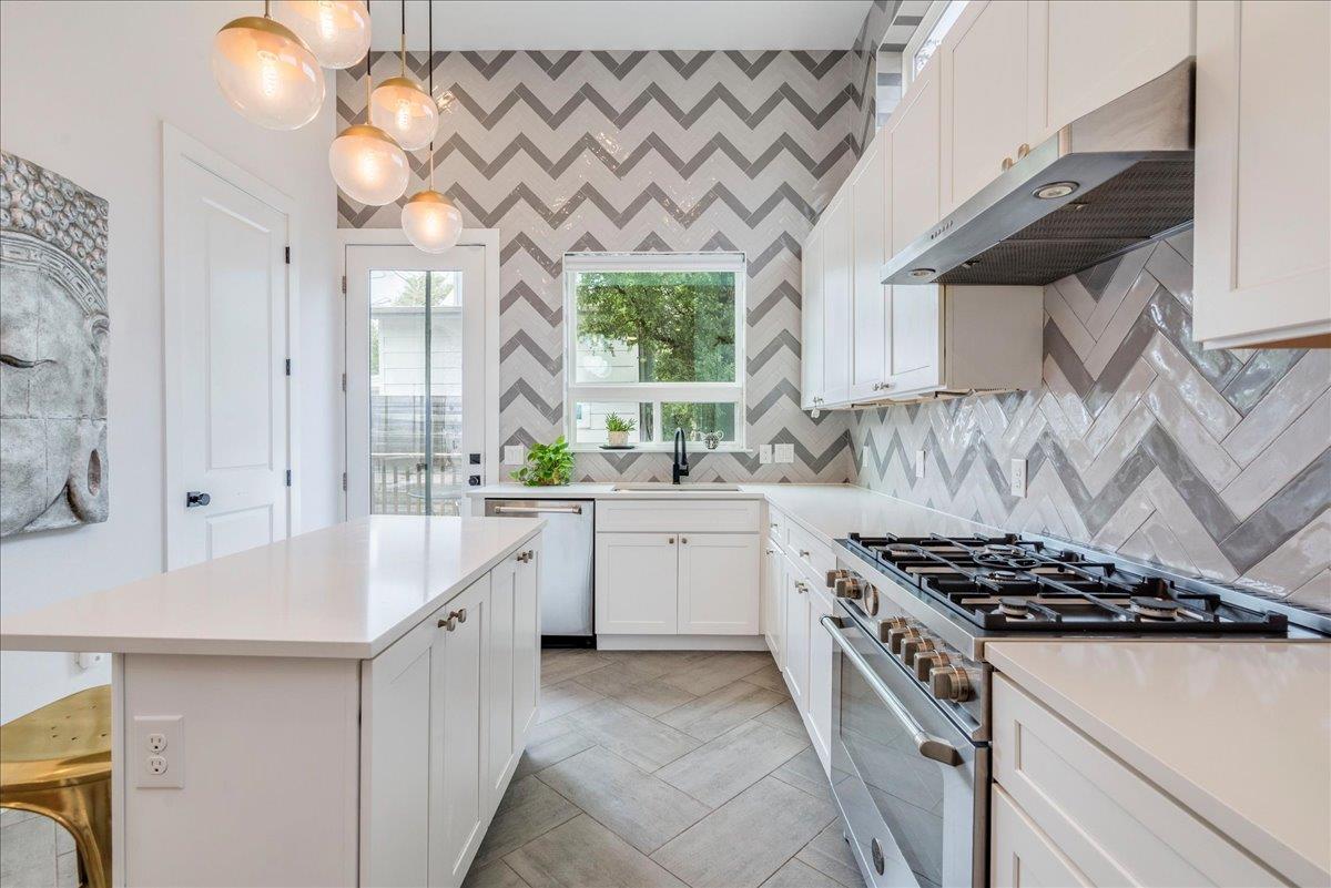 1214 Delano Street Austin TX 78721