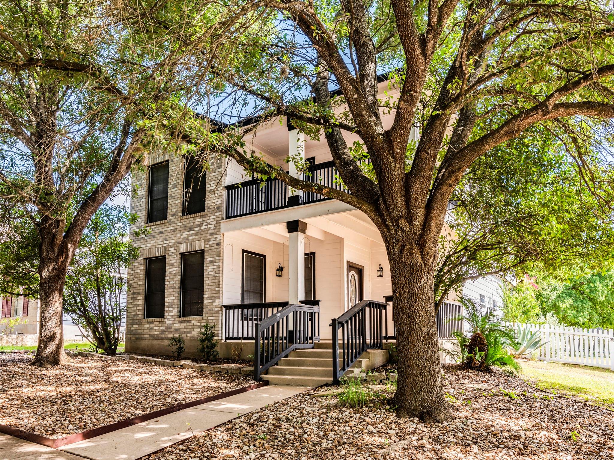5814 Negley Kyle TX 78640