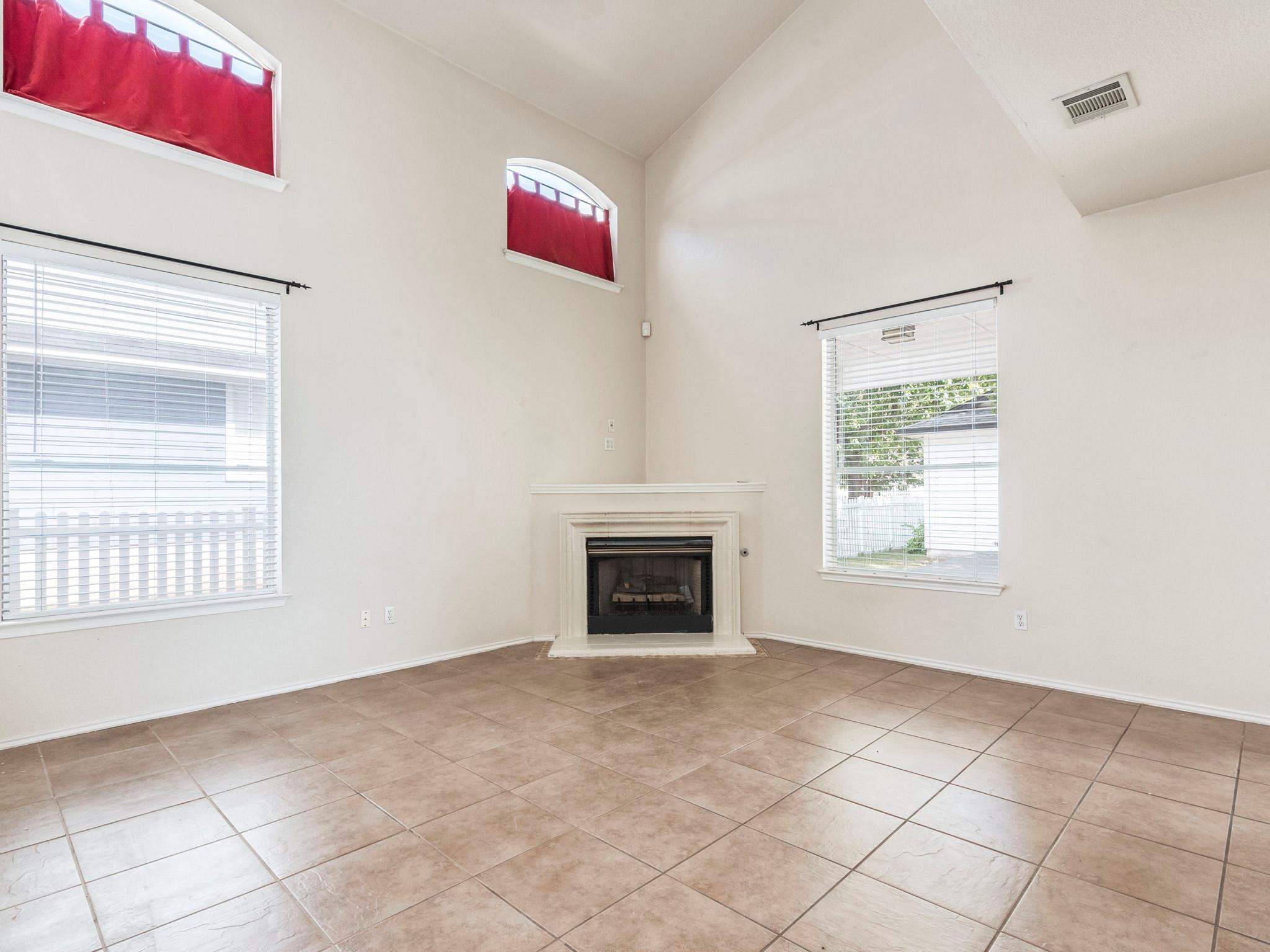 5814 Negley Kyle TX 78640