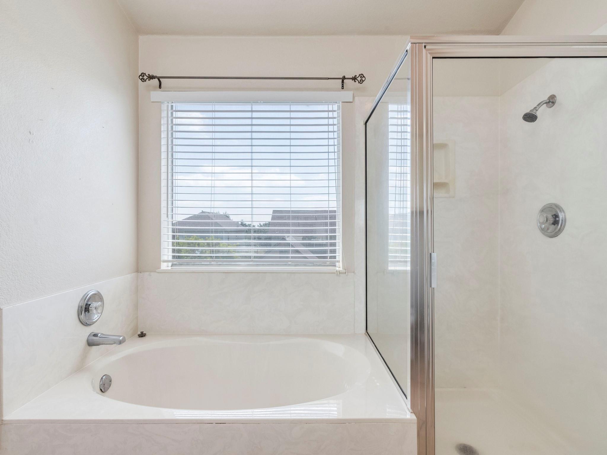 5814 Negley Kyle TX 78640