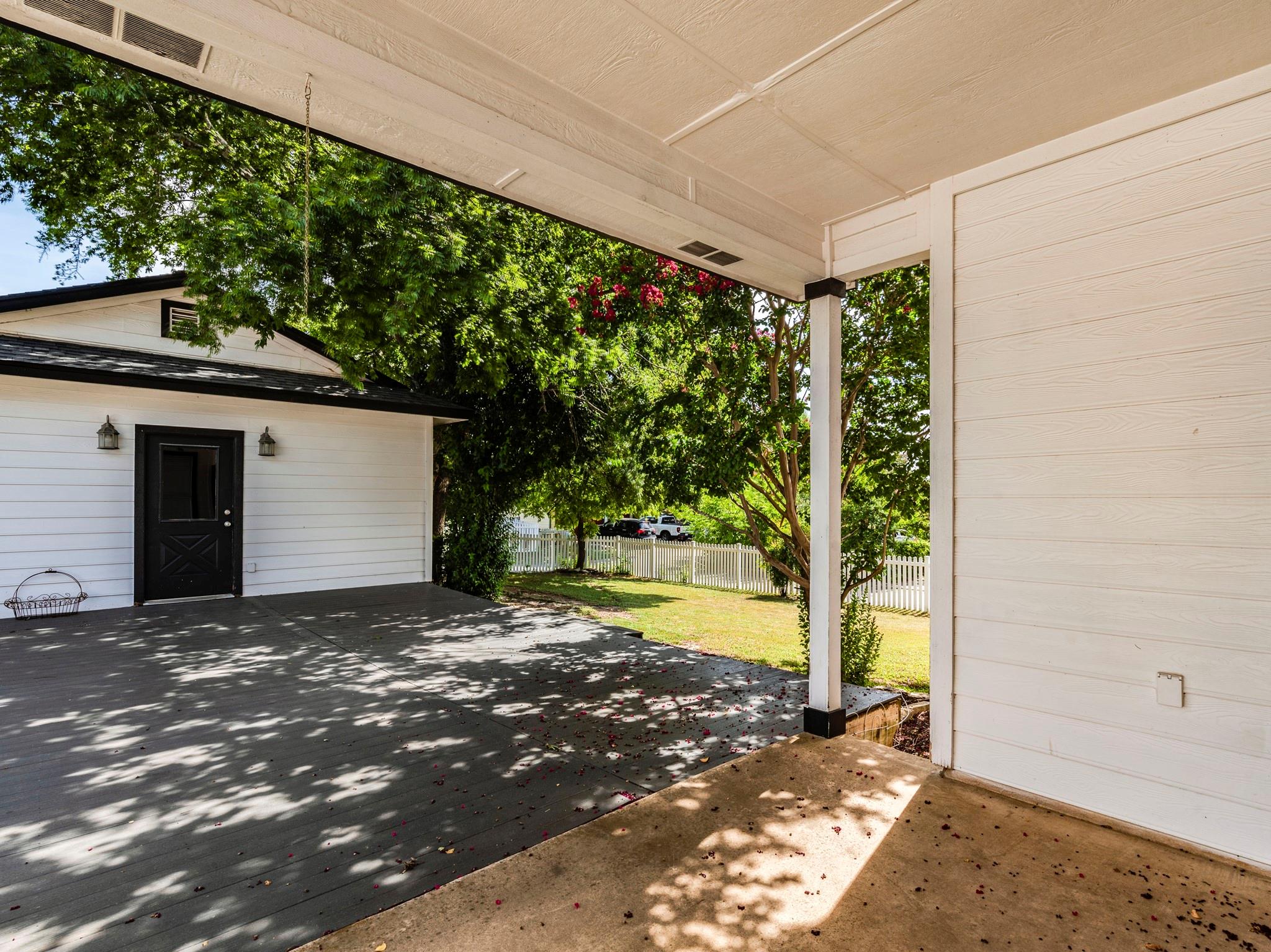 5814 Negley Kyle TX 78640