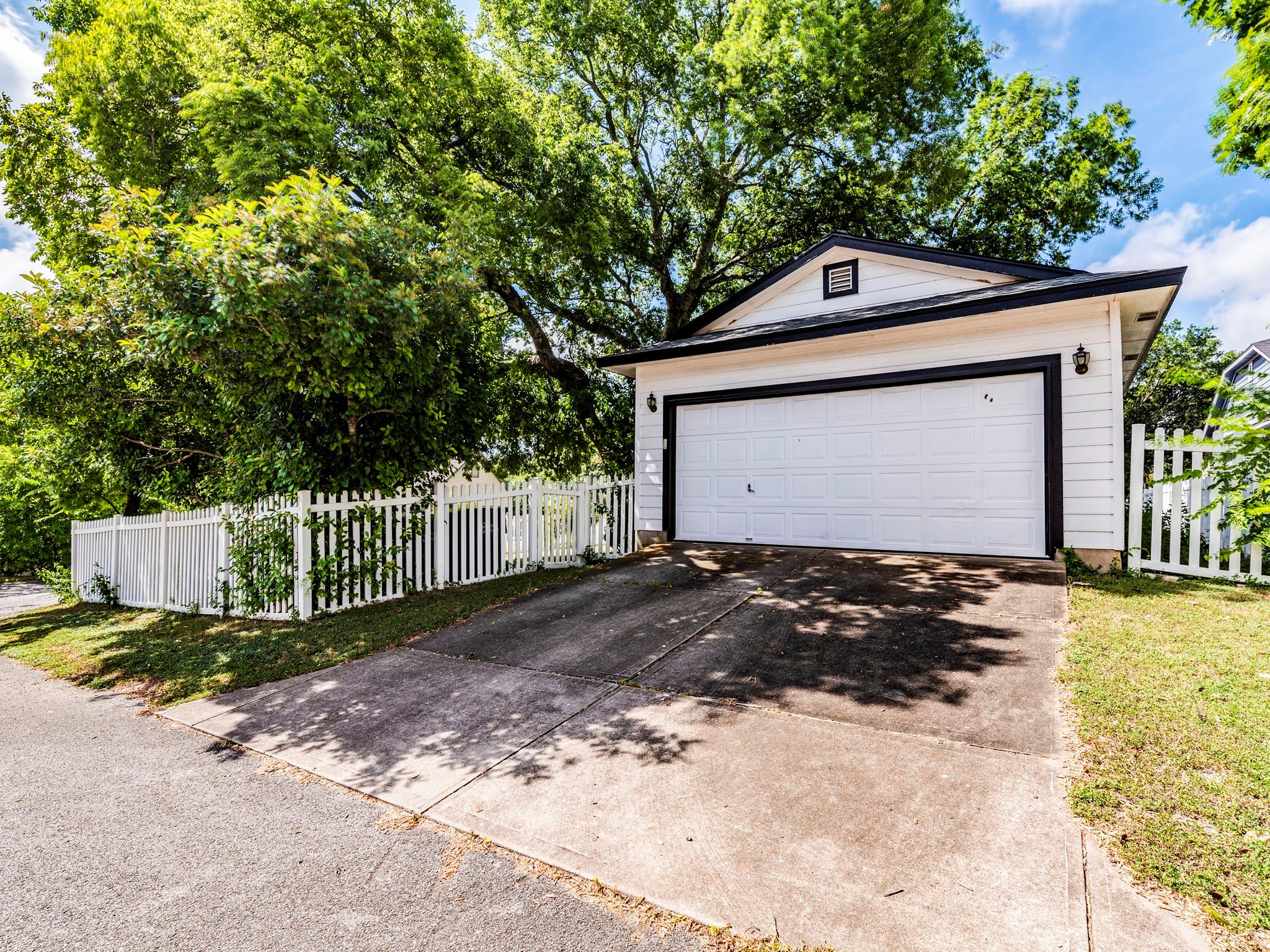 5814 Negley Kyle TX 78640