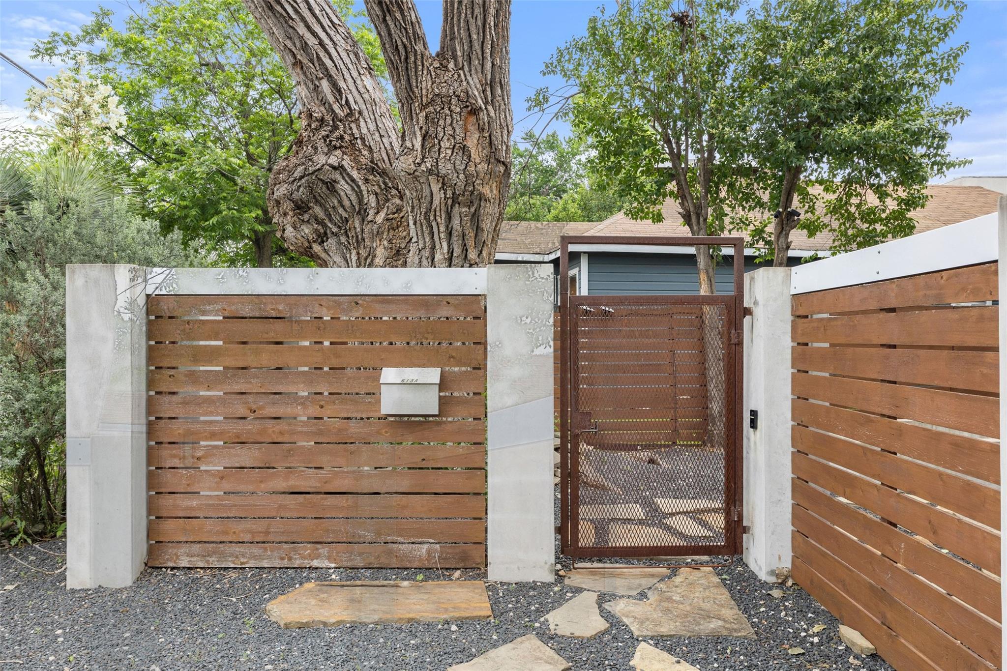 613 W Annie Street Austin TX 78704