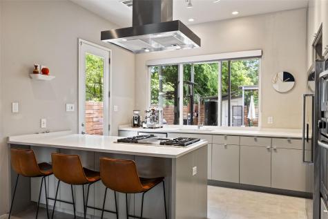 613 W Annie Street Austin TX 78704