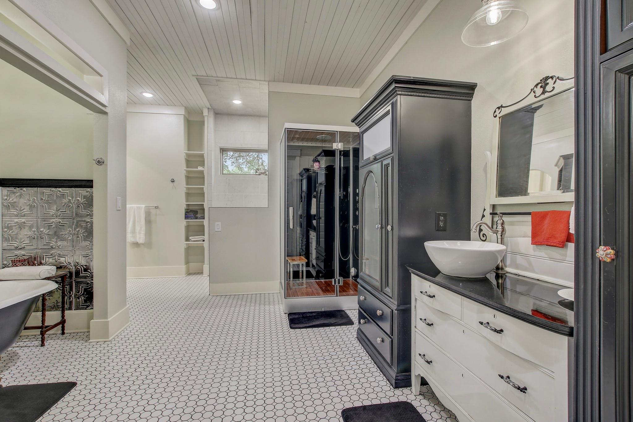 104 Kendall Road Spicewood TX 78669