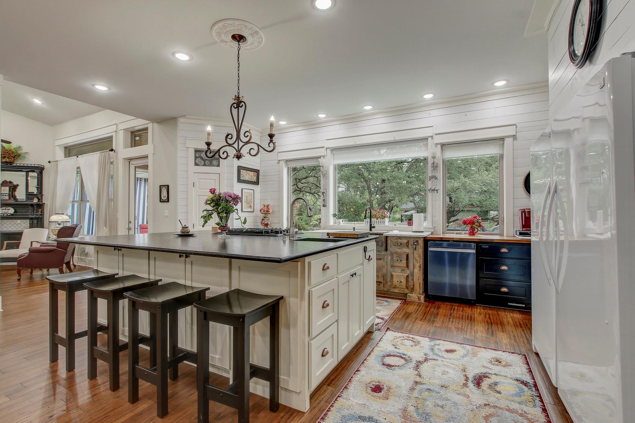 104 Kendall Road Spicewood TX 78669