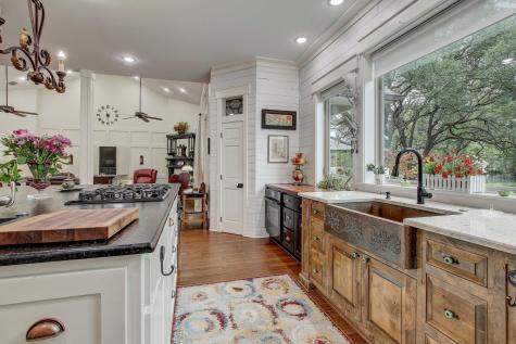 104 Kendall Road Spicewood TX 78669
