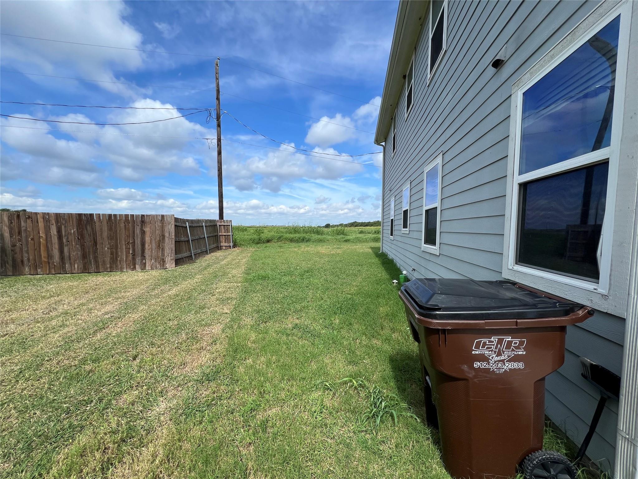 805 Hallie Cove Lockhart TX 78644