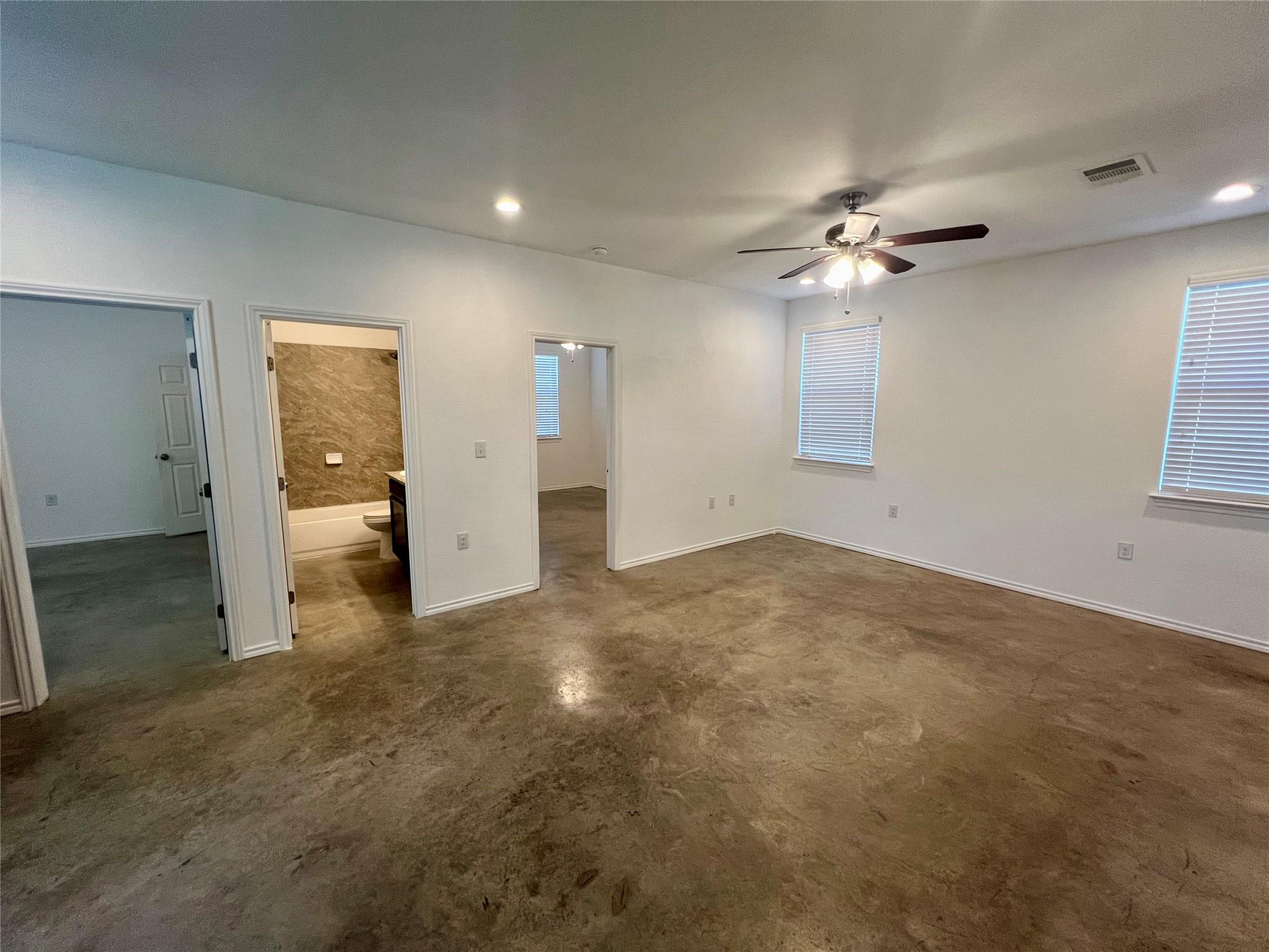 805 Hallie Cove Lockhart TX 78644