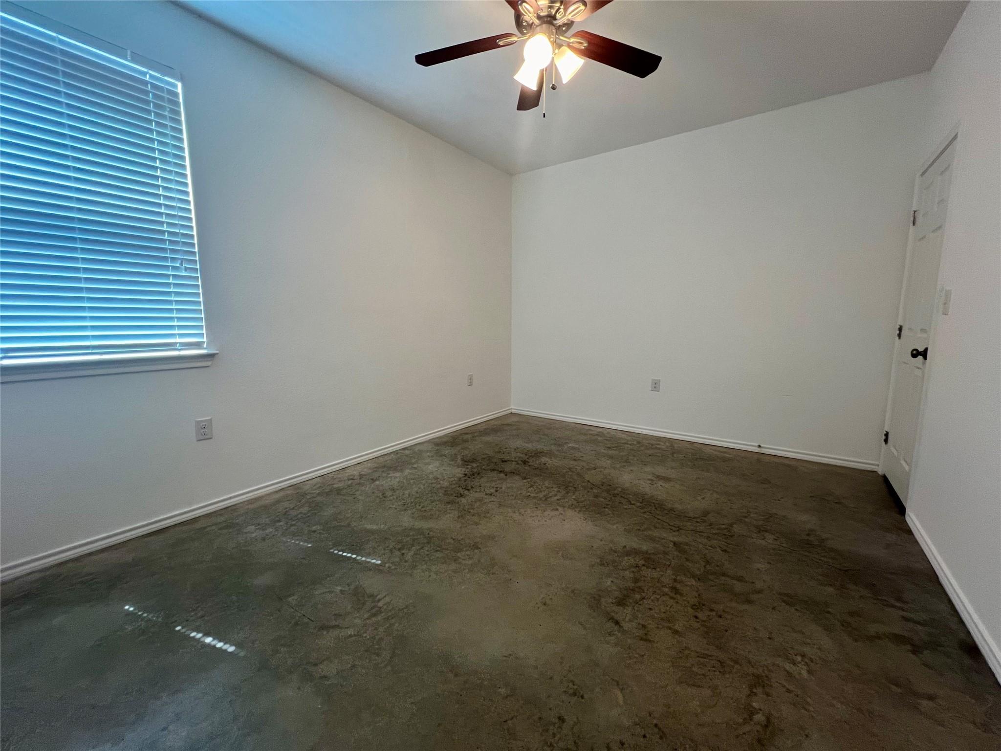 805 Hallie Cove Lockhart TX 78644