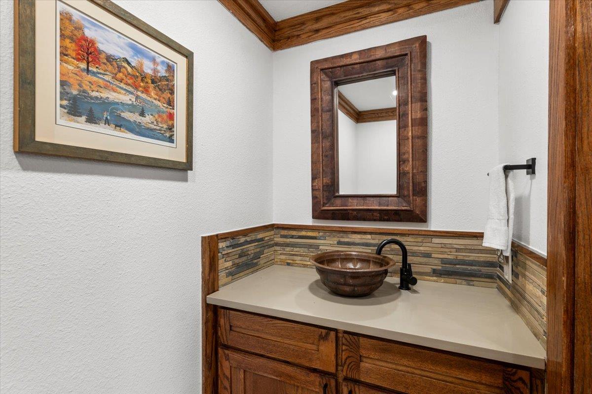 119 Vicinity Trail Spicewood TX 78669