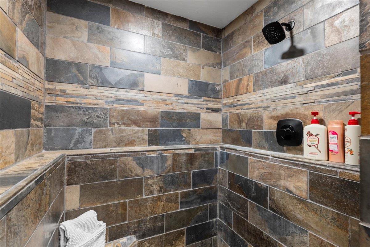 119 Vicinity Trail Spicewood TX 78669