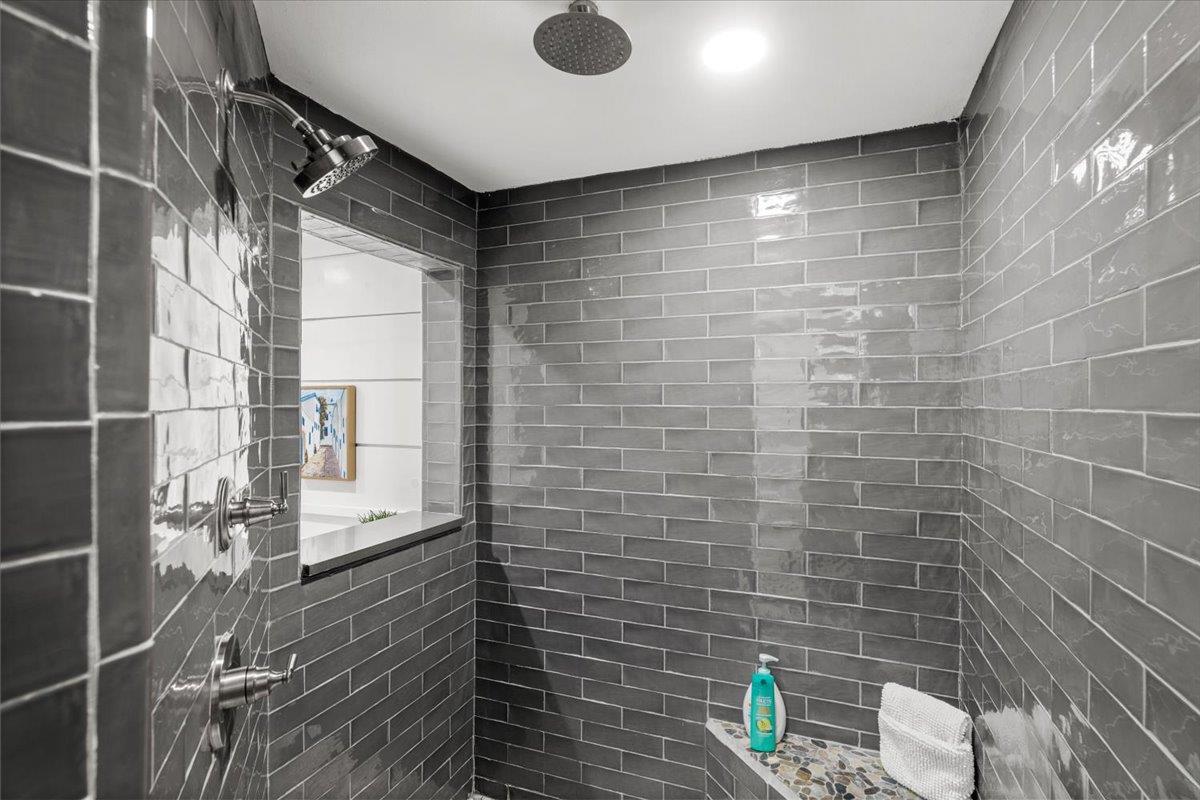 119 Vicinity Trail Spicewood TX 78669