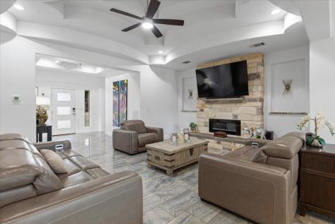 285 La Fortuna Drive Del Valle TX 78617