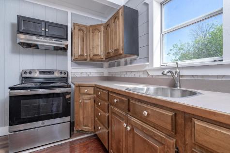 302 N Austin Street Coupland TX 78615