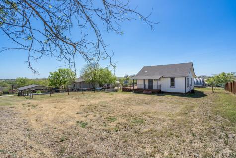 302 N Austin Street Coupland TX 78615