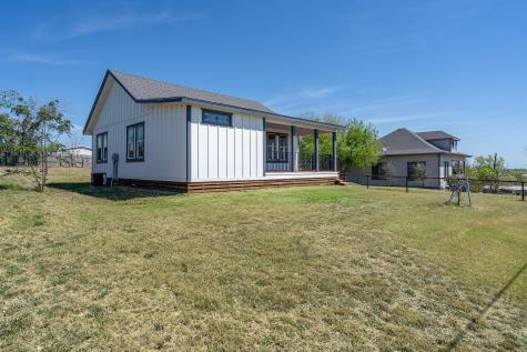 302 N Austin Street Coupland TX 78615