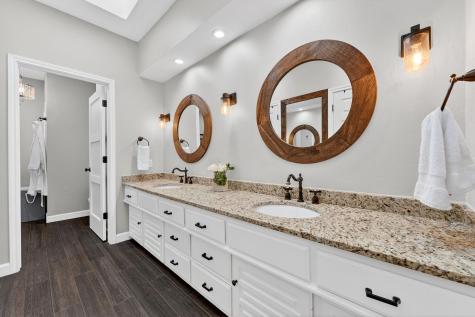 5 Leafdale Point The Hills TX 78738