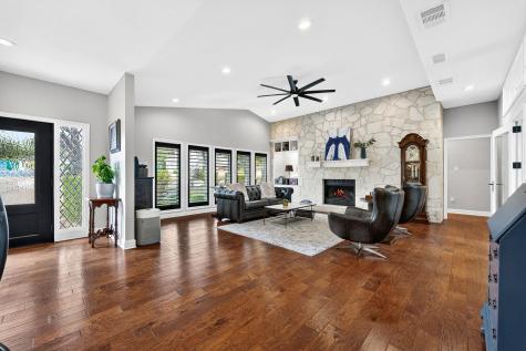 5 Leafdale Point The Hills TX 78738