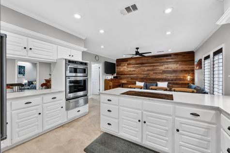 5 Leafdale Point The Hills TX 78738