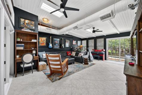 5 Leafdale Point The Hills TX 78738