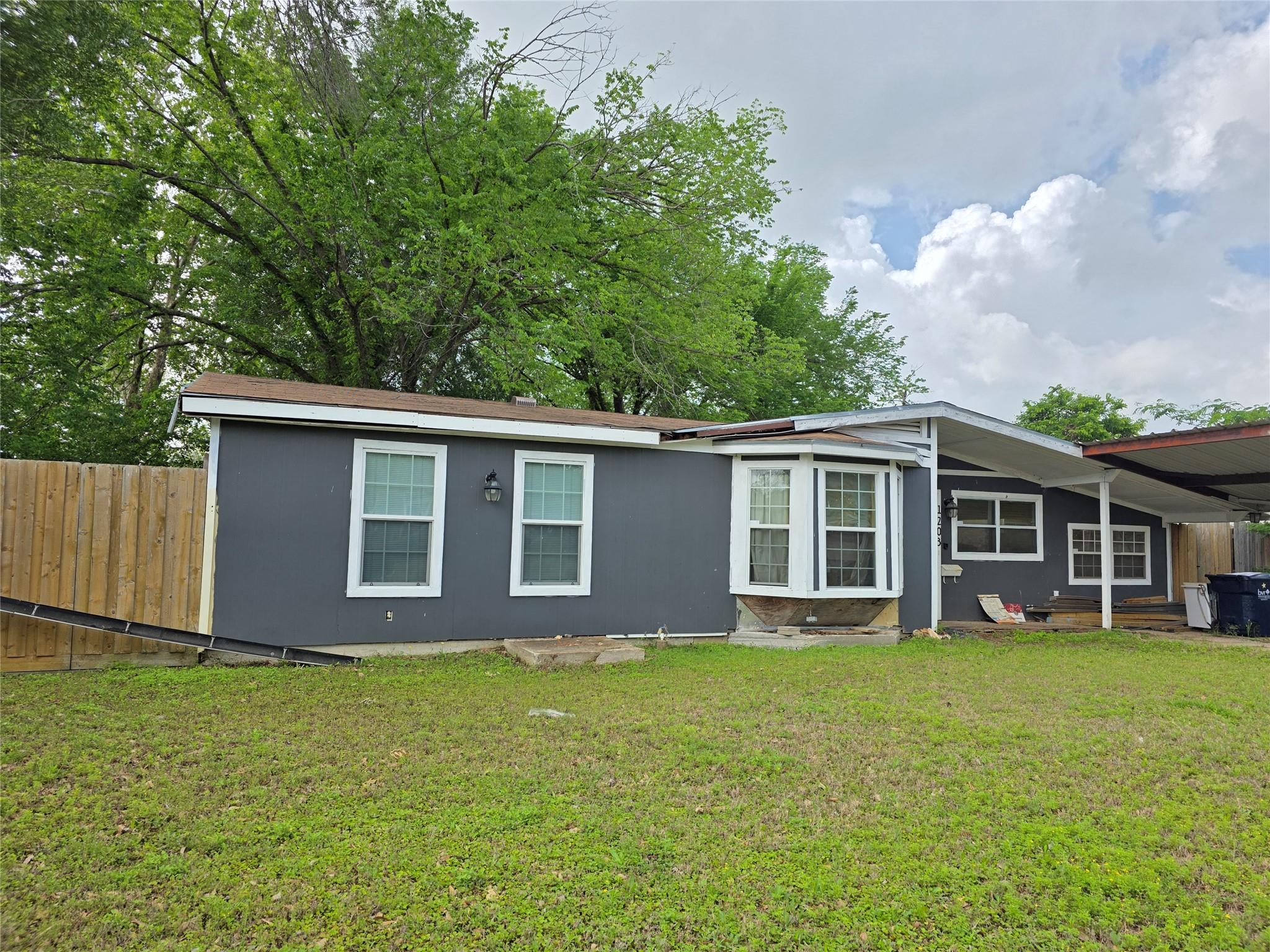 1203 Highland Avenue Rockdale TX 76567
