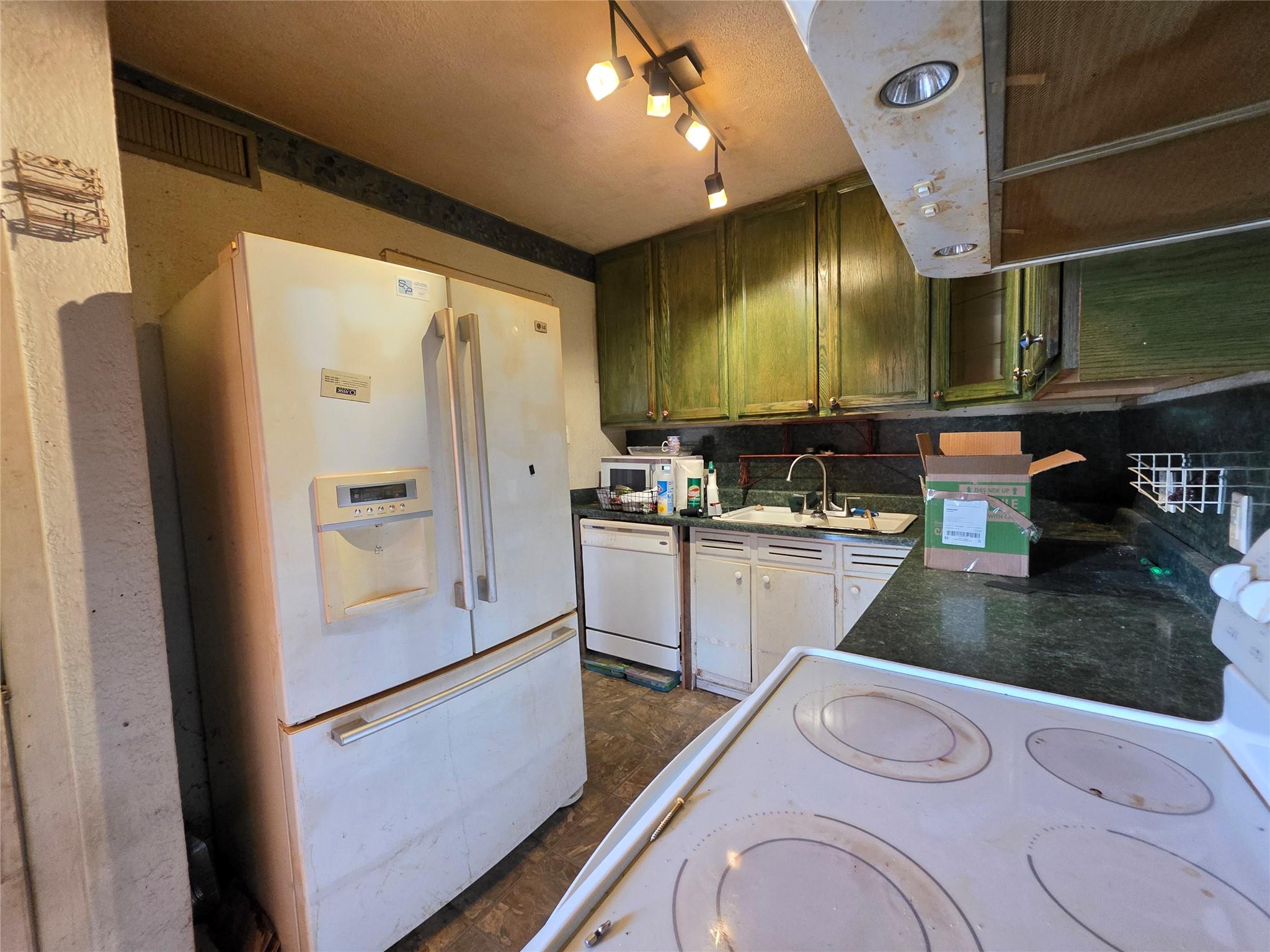 1203 Highland Avenue Rockdale TX 76567
