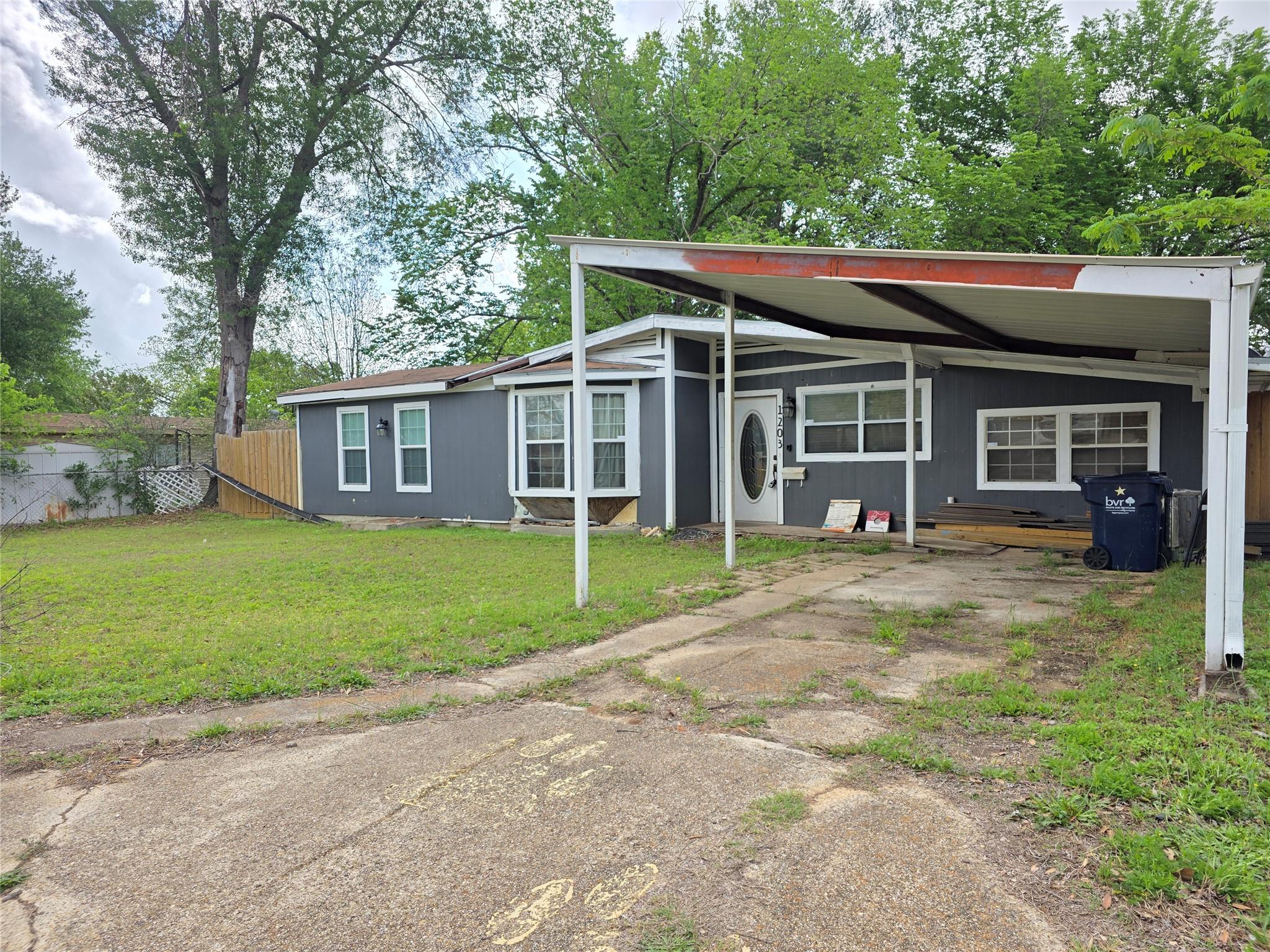 1203 Highland Avenue Rockdale TX 76567
