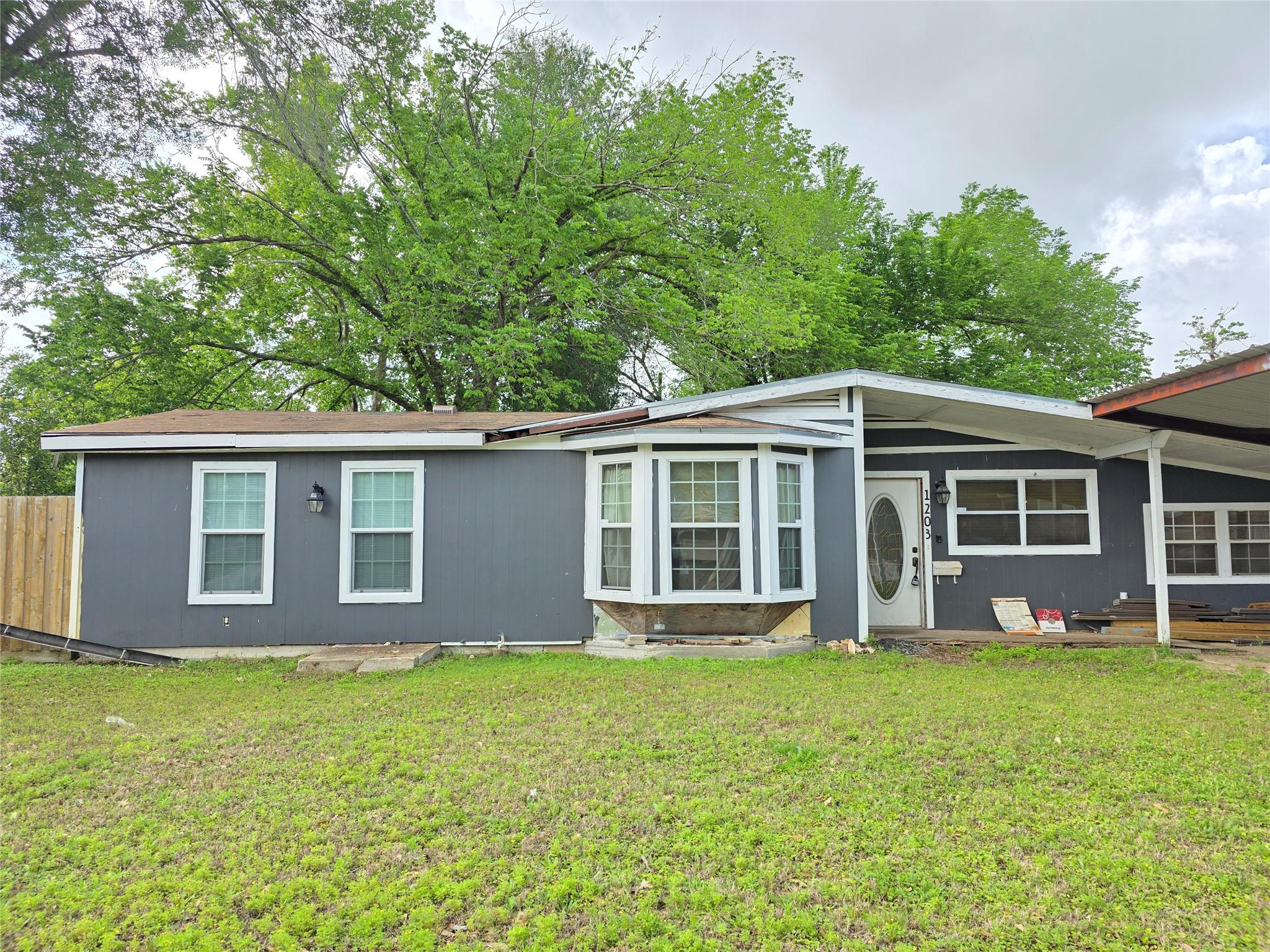 1203 Highland Avenue Rockdale TX 76567