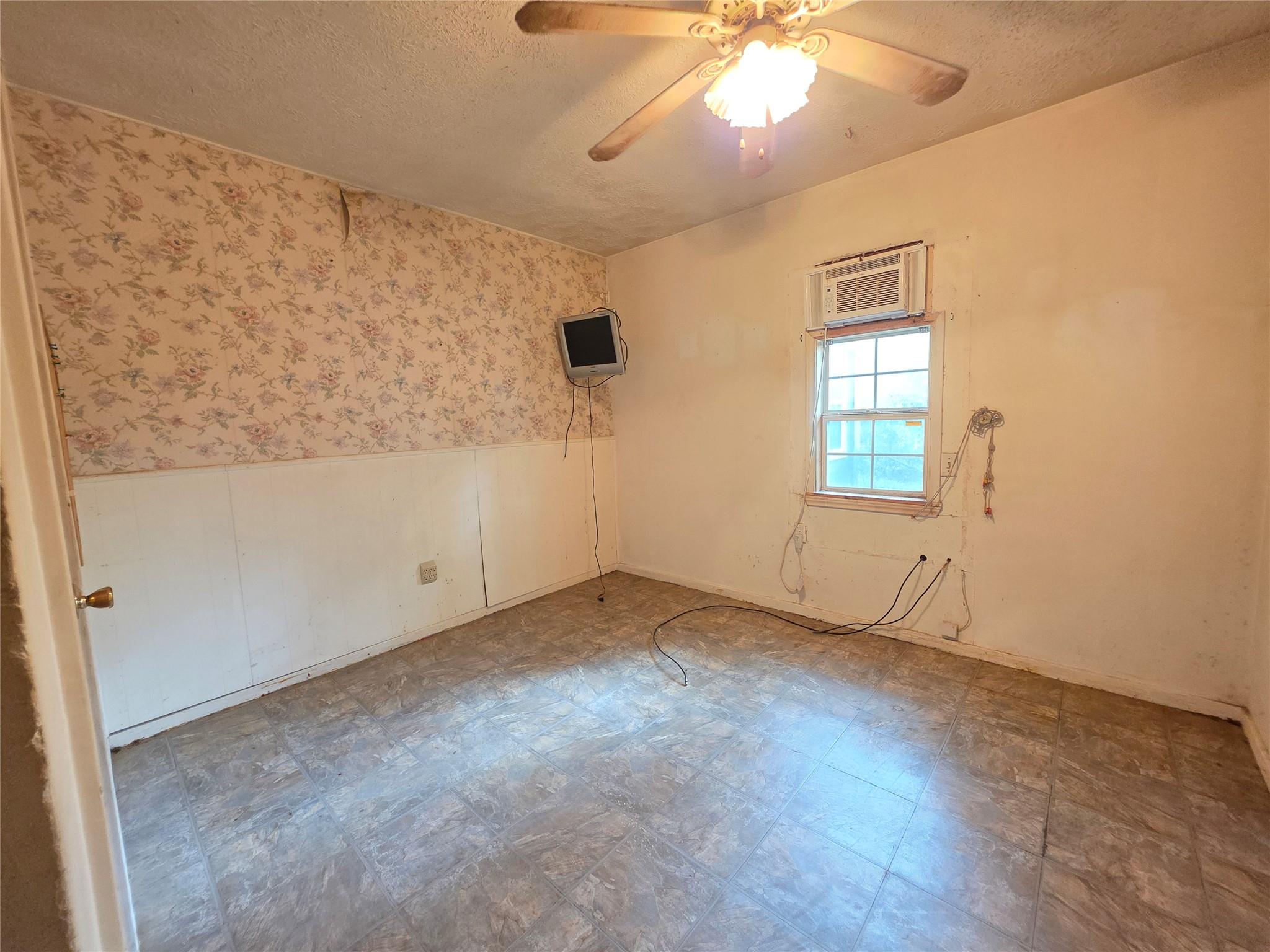 1203 Highland Avenue Rockdale TX 76567