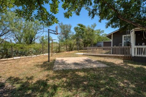 225 E Greencastle Granite Shoals TX 78654