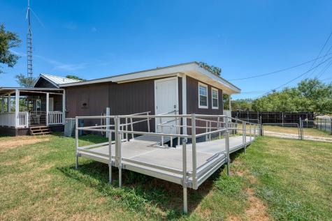 225 E Greencastle Granite Shoals TX 78654