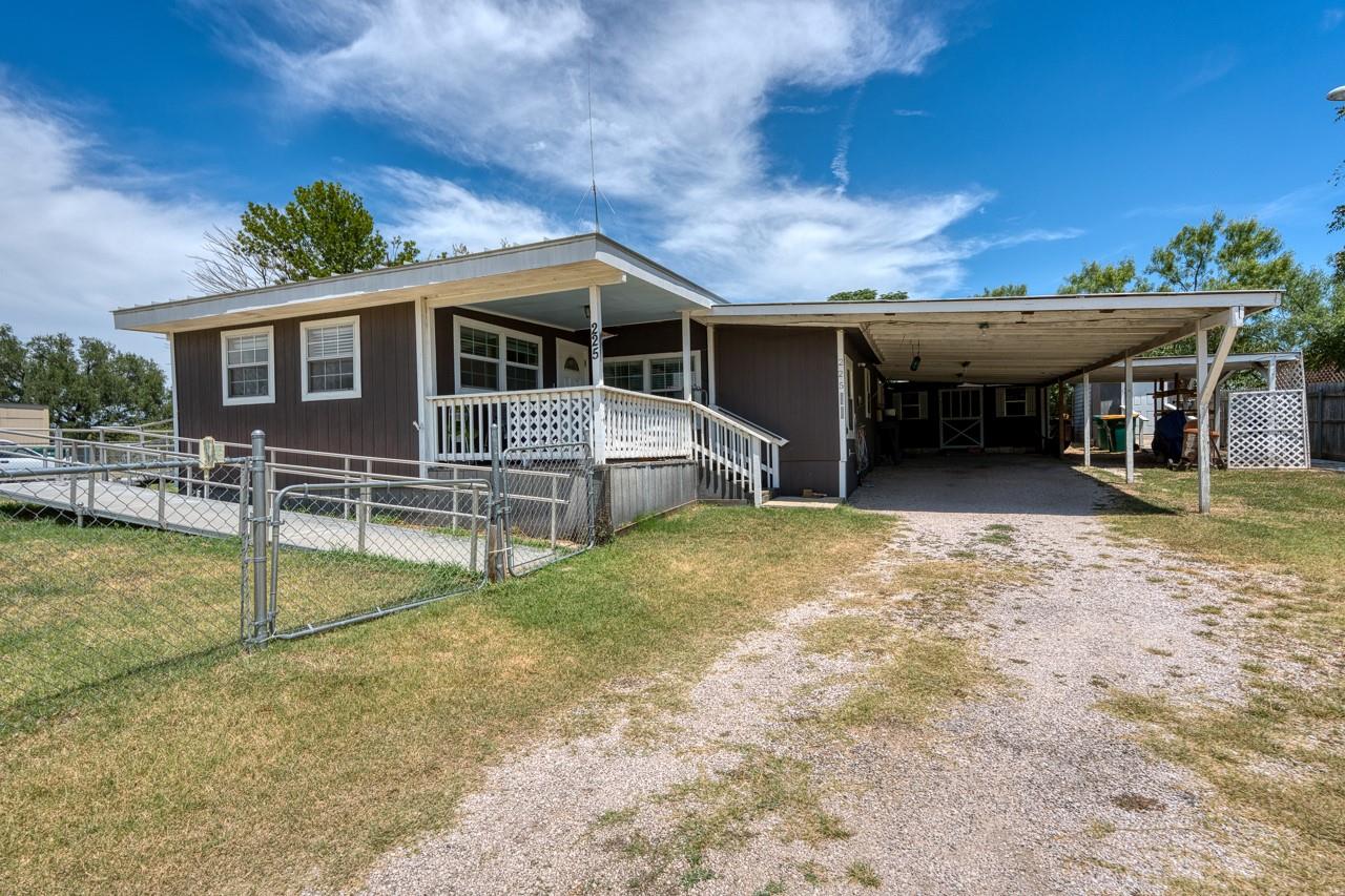 225 E Greencastle Granite Shoals TX 78654