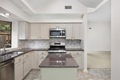 8302 Mendota Cove Austin TX 78717