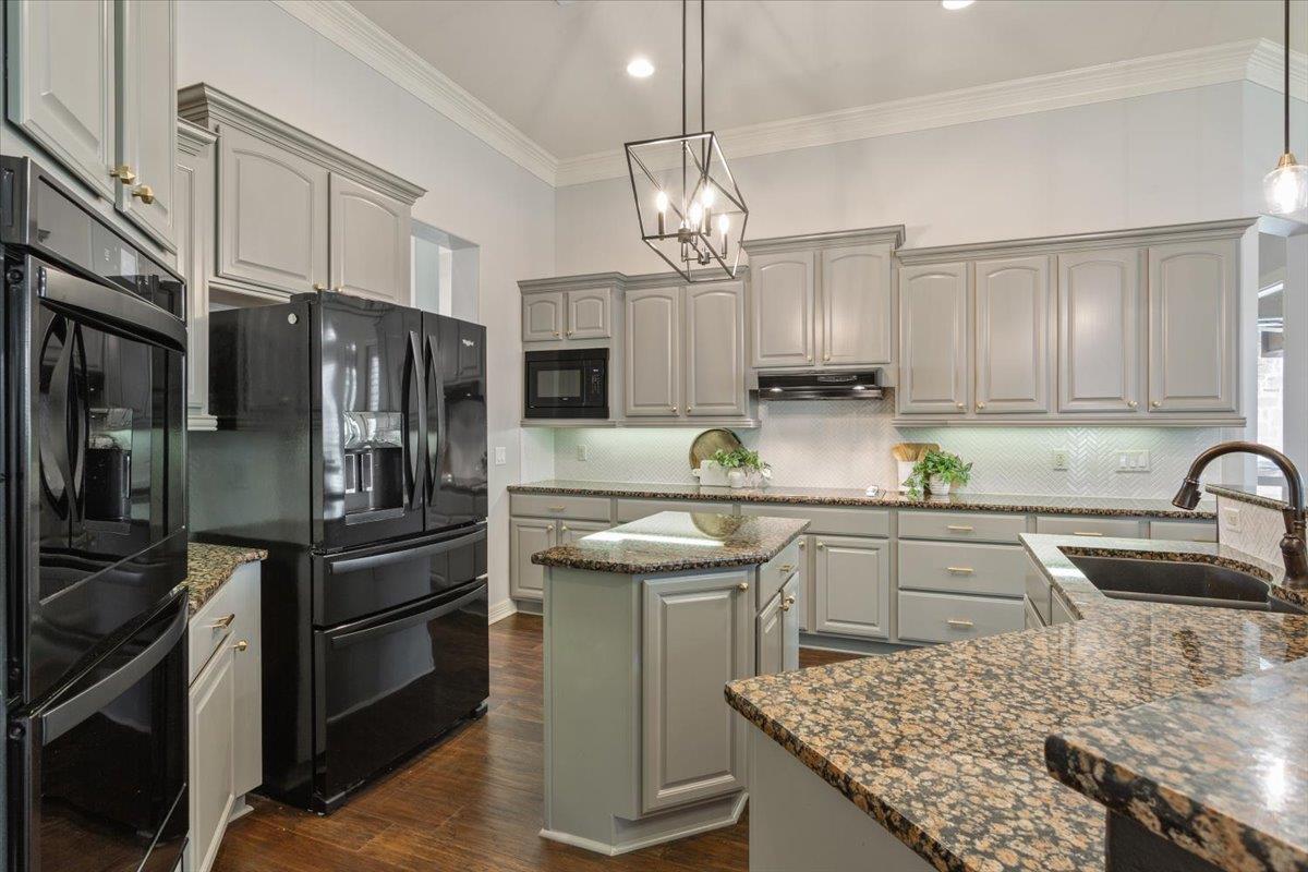 2205 High View Drive Belton TX 76513