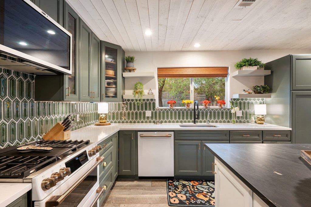 2800 River Road Wimberley TX 78676