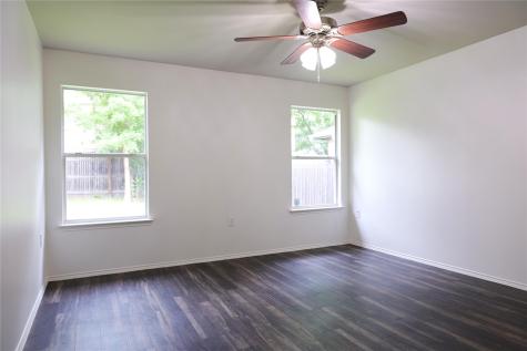 5216 English Glade Drive Austin TX 78724