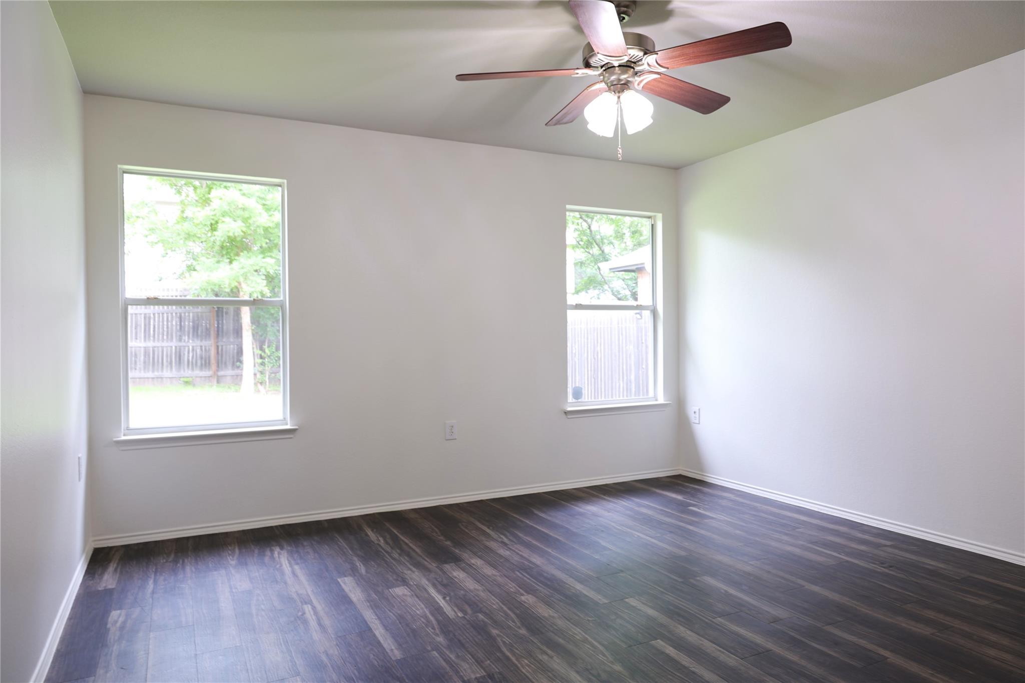 5216 English Glade Drive Austin TX 78724