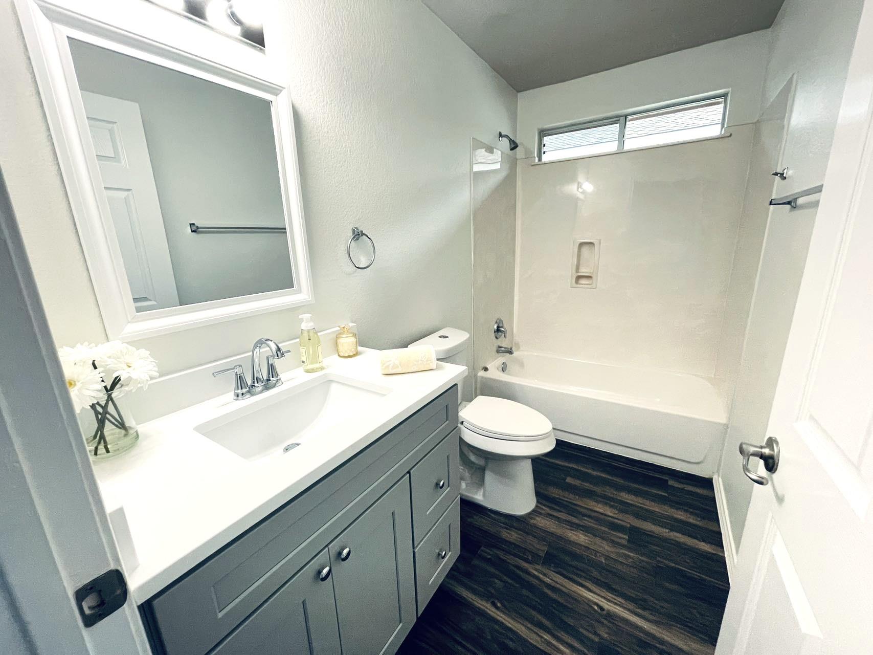 5216 English Glade Drive Austin TX 78724