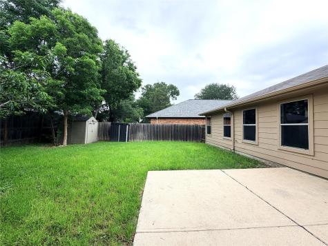 5216 English Glade Drive Austin TX 78724