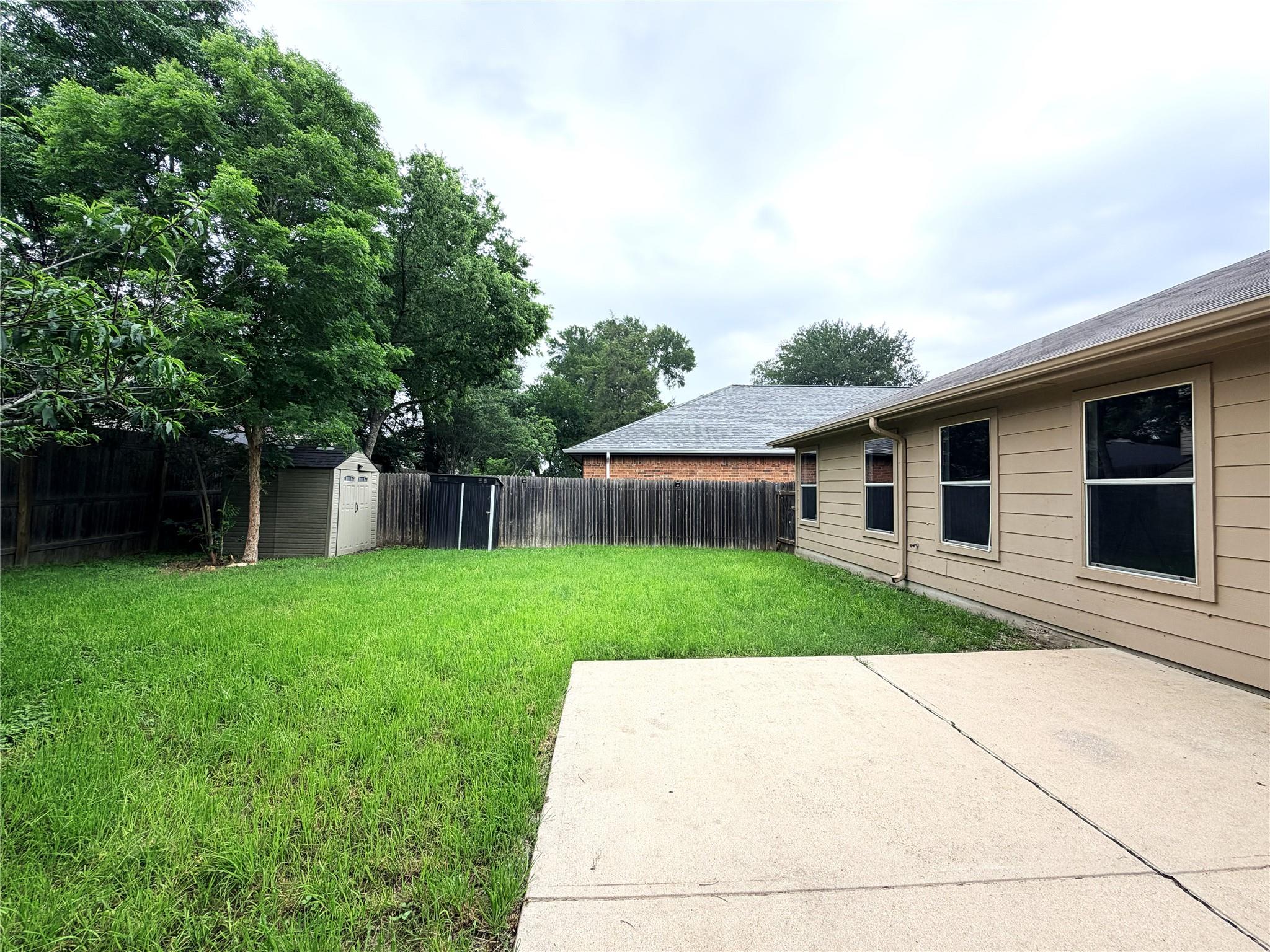 5216 English Glade Drive Austin TX 78724